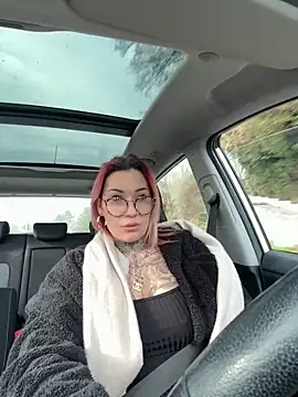 Snapshot of Mia-Fuchs chatting on 10, 3, 2025 Mia-Fuchs online show from 10, 3, 2025