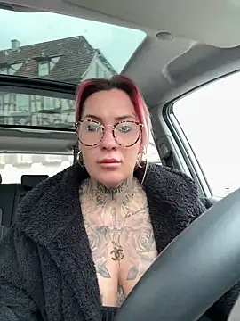 Snapshot of Mia-Fuchs chatting on 10, 3, 2025 Mia-Fuchs online show from 10, 3, 2025