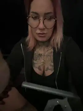 Snapshot of Mia-Fuchs chatting on 12, 3, 2025 Mia-Fuchs online show from 12, 3, 2025