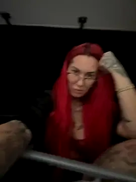 Snapshot of Mia-Fuchs chatting on 19, 9, 2025 Mia-Fuchs online show from 19, 9, 2025