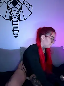 Snapshot of Mia-Fuchs chatting on 29, 9, 2025 Mia-Fuchs online show from 29, 9, 2025