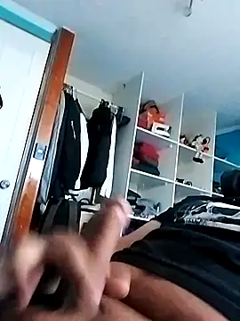 Snapshot of Elrep_tile chatting on 12, 11, 2025 Elrep tile online show from 12, 11, 2025