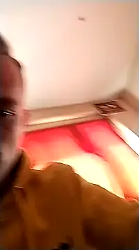 Snapshot of frankthefuck69 chatting on 8, 3, 2025 frankthefuck69 online show from 8, 3, 2025