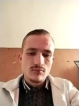 Snapshot of frankthefuck69 chatting on 8, 3, 2025 frankthefuck69 online show from 8, 3, 2025