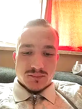 Snapshot of frankthefuck69 chatting on 11, 3, 2025 frankthefuck69 online show from 11, 3, 2025