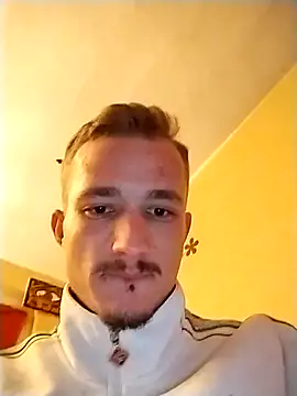 Snapshot of frankthefuck69 chatting on 13, 3, 2025 frankthefuck69 online show from 13, 3, 2025