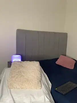 Julii- online show from 1, 2, 2025