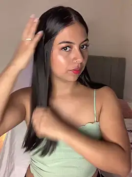 Julii- online show from 1, 3, 2025