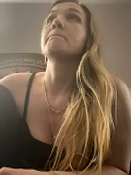 Kitty DaCocks online show from 10, 4, 2026