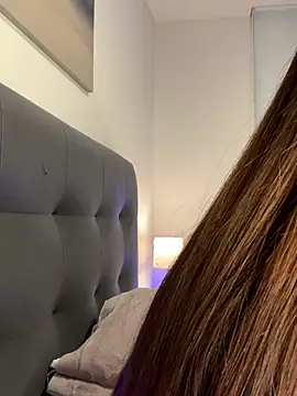 Maddy Jones online show from 20, 9, 2025