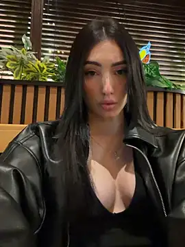 Maddy Jones online show from 10, 2, 2026