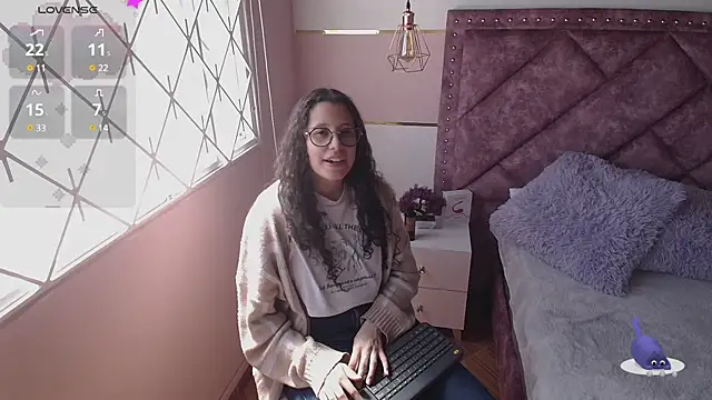 Snapshot of Charlotte__Miller chatting on 18, 1, 2025 Charlotte Miller online show from 18, 1, 2025