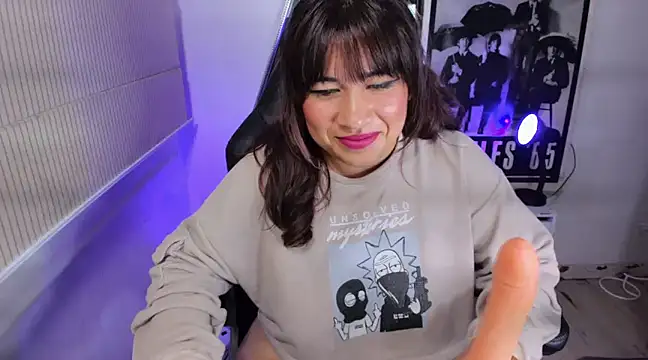 Snapshot of Ji_Eun chatting on 5, 1, 2025 Ji Eun online show from 5, 1, 2025