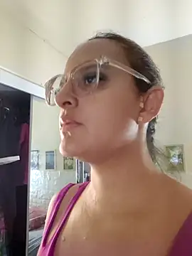 Snapshot of AliceRuivinha2 chatting on 13, 9, 2025 AliceRuivinha2 online show from 13, 9, 2025