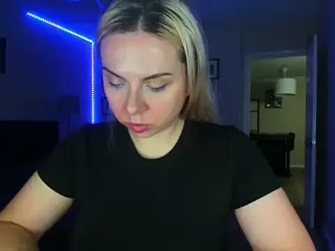 Snapshot of HappyIva chatting on 15, 9, 2025 HappyIva online show from 15, 9, 2025