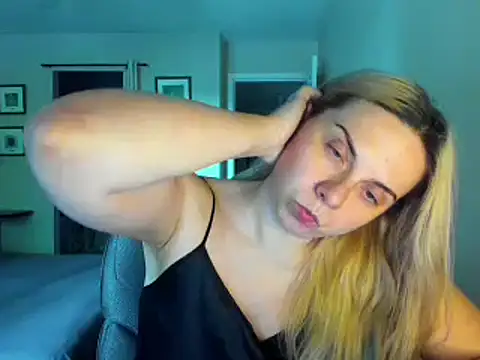 Snapshot of HappyIva chatting on 18, 9, 2025 HappyIva online show from 18, 9, 2025