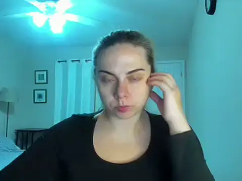 Snapshot of HappyIva chatting on 26, 9, 2025 HappyIva online show from 26, 9, 2025