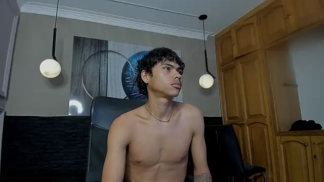 adam piarse01 online show from 9, 2, 2025