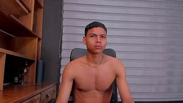 adam piarse01 online show from 19, 3, 2025