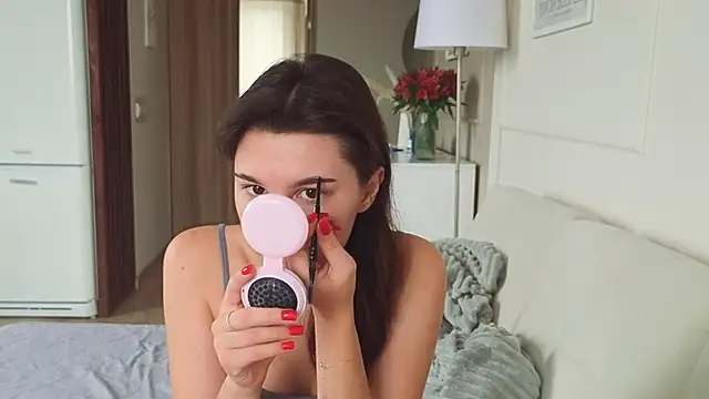 KristineEsme online show from 15, 10, 2025