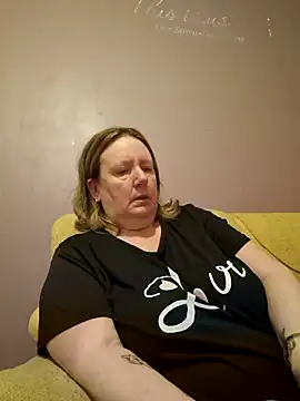 curvy girl71 online show from 3, 1, 2025