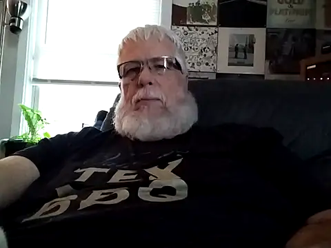 Snapshot of Futura_intx chatting on 12, 9, 2025 Futura intx online show from 12, 9, 2025