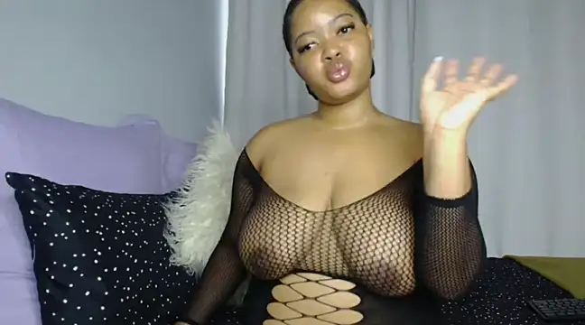Snapshot of sexytinashe21 chatting on 19, 2, 2025 sexytinashe21 online show from 19, 2, 2025