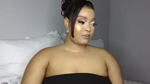 Snapshot of sexytinashe21 chatting on 19, 9, 2025 sexytinashe21 online show from 19, 9, 2025