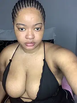 Snapshot of sexytinashe21 chatting on 15, 10, 2025 sexytinashe21 online show from 15, 10, 2025