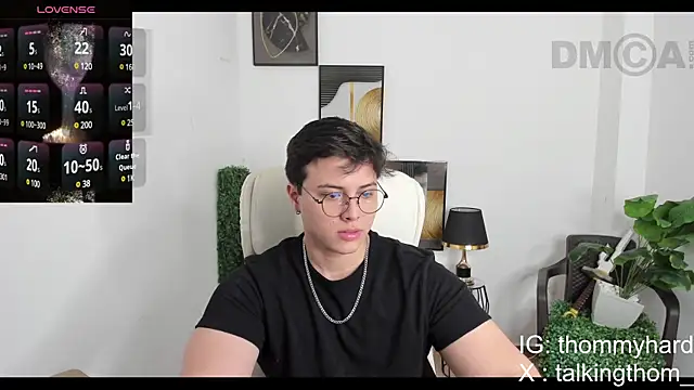 Snapshot of Thom_Ohtani chatting on 5, 1, 2025 Thom Ohtani online show from 5, 1, 2025