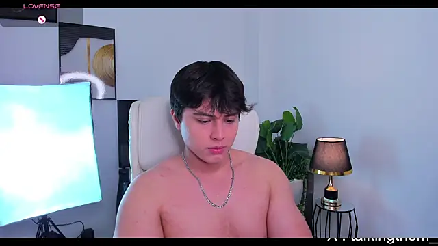 Snapshot of Thom_Ohtani chatting on 28, 2, 2025 Thom Ohtani online show from 28, 2, 2025