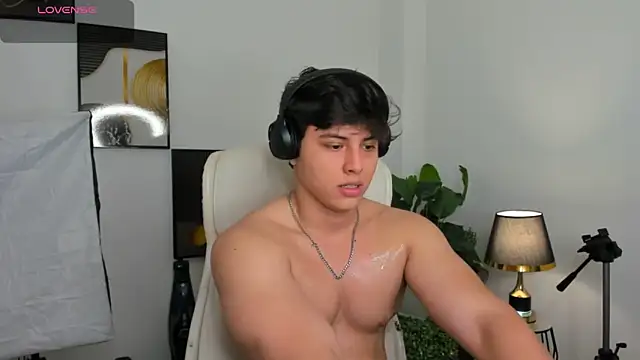 Snapshot of Thom_Ohtani chatting on 7, 3, 2025 Thom Ohtani online show from 7, 3, 2025