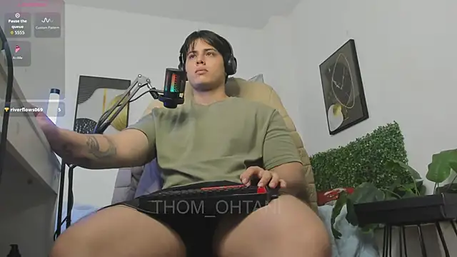 Snapshot of Thom_Ohtani chatting on 19, 4, 2026 Thom Ohtani online show from 19, 4, 2026