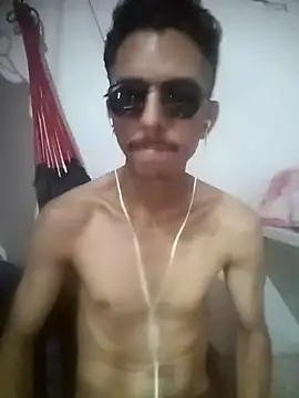 MagrinhoSaradoo online show from 4, 2, 2025