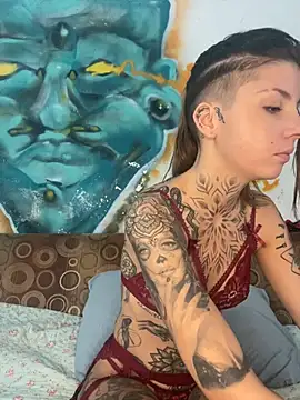 Izy cute  online show from 2, 2, 2025