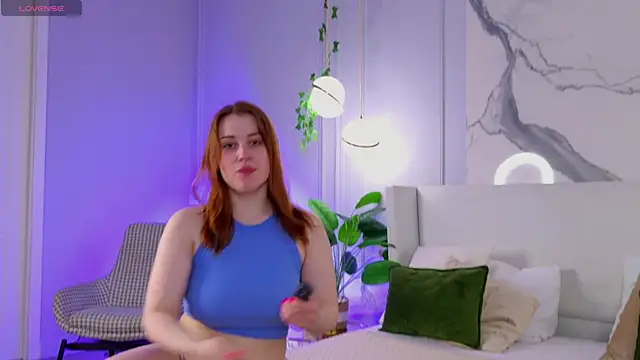 Snapshot of EllieGarson chatting on 2, 7, 2026 EllieGarson online show from 2, 7, 2026