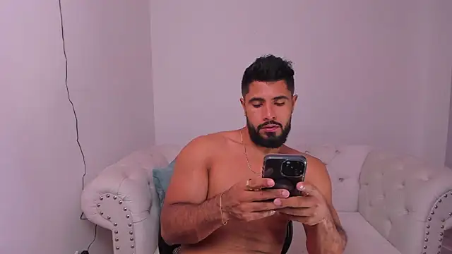Snapshot of Santiago_huntt chatting on 9, 12, 2024 Santiago huntt online show from 9, 12, 2024