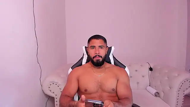 Snapshot of Santiago_huntt chatting on 15, 2, 2025 Santiago huntt online show from 15, 2, 2025