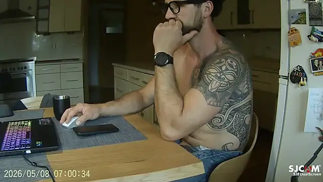 Snapshot of realdilf chatting on 8, 5, 2026 realdilf online show from 8, 5, 2026