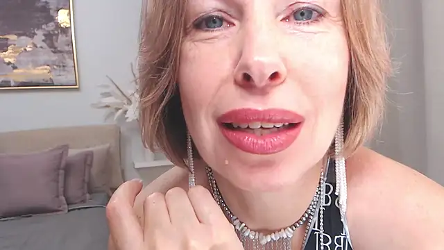 Snapshot of AnnyUBright chatting on 5, 12, 2025 AnnyUBright online show from 5, 12, 2025