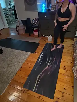 Snapshot of kittiekatieyogi chatting on 17, 2, 2025 kittiekatieyogi online show from 17, 2, 2025