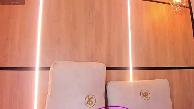 ashlyn parker online show from 2, 12, 2025