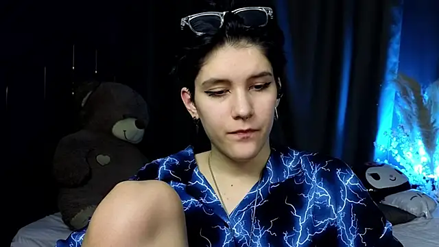 Snapshot of Hyeon_Jin chatting on 13, 3, 2025 Hyeon Jin online show from 13, 3, 2025