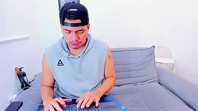 EnriquevillaF online show from 13, 2, 2025