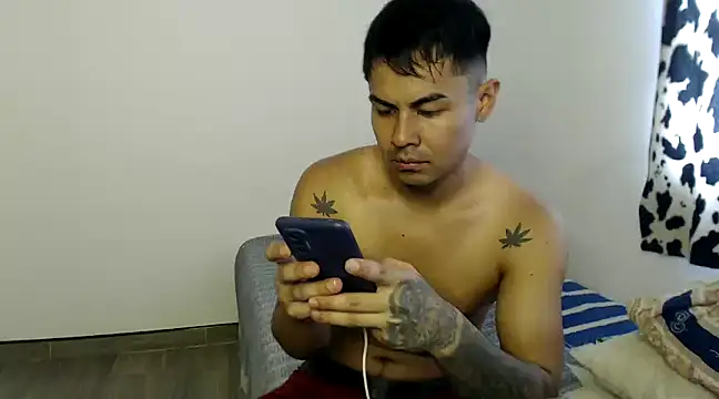 Snapshot of lonelydick2002 chatting on 8, 1, 2025 lonelydick2002 online show from 8, 1, 2025