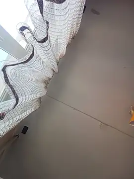 Lauren Amabel online show from 25, 3, 2026