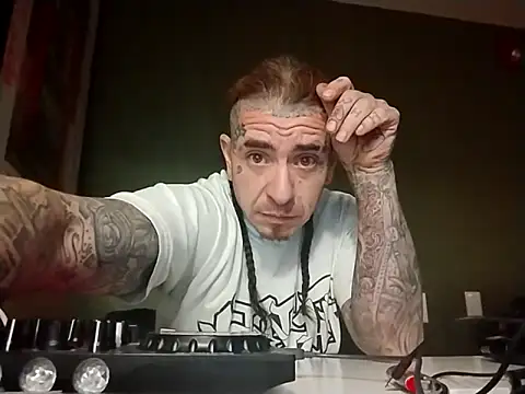 justthetip4209 online show from 19, 3, 2025