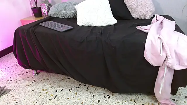 Snapshot of Charlot_Vega_ chatting on 26, 2, 2025 Charlot Vega online show from 26, 2, 2025