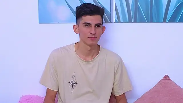 Ana and Leo online show from 5, 12, 2025