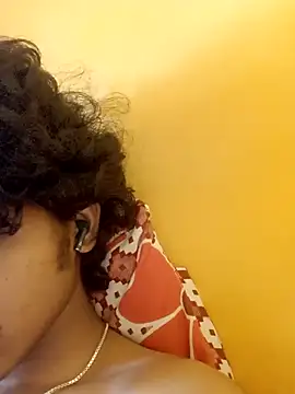 CosmicEmuu online show from 14, 2, 2025